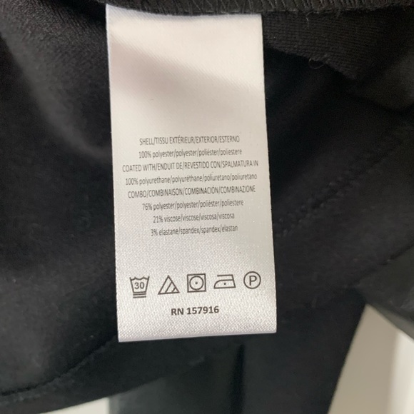 Woman’s faux leather jacket size M by H Halston - Picture 5 of 5